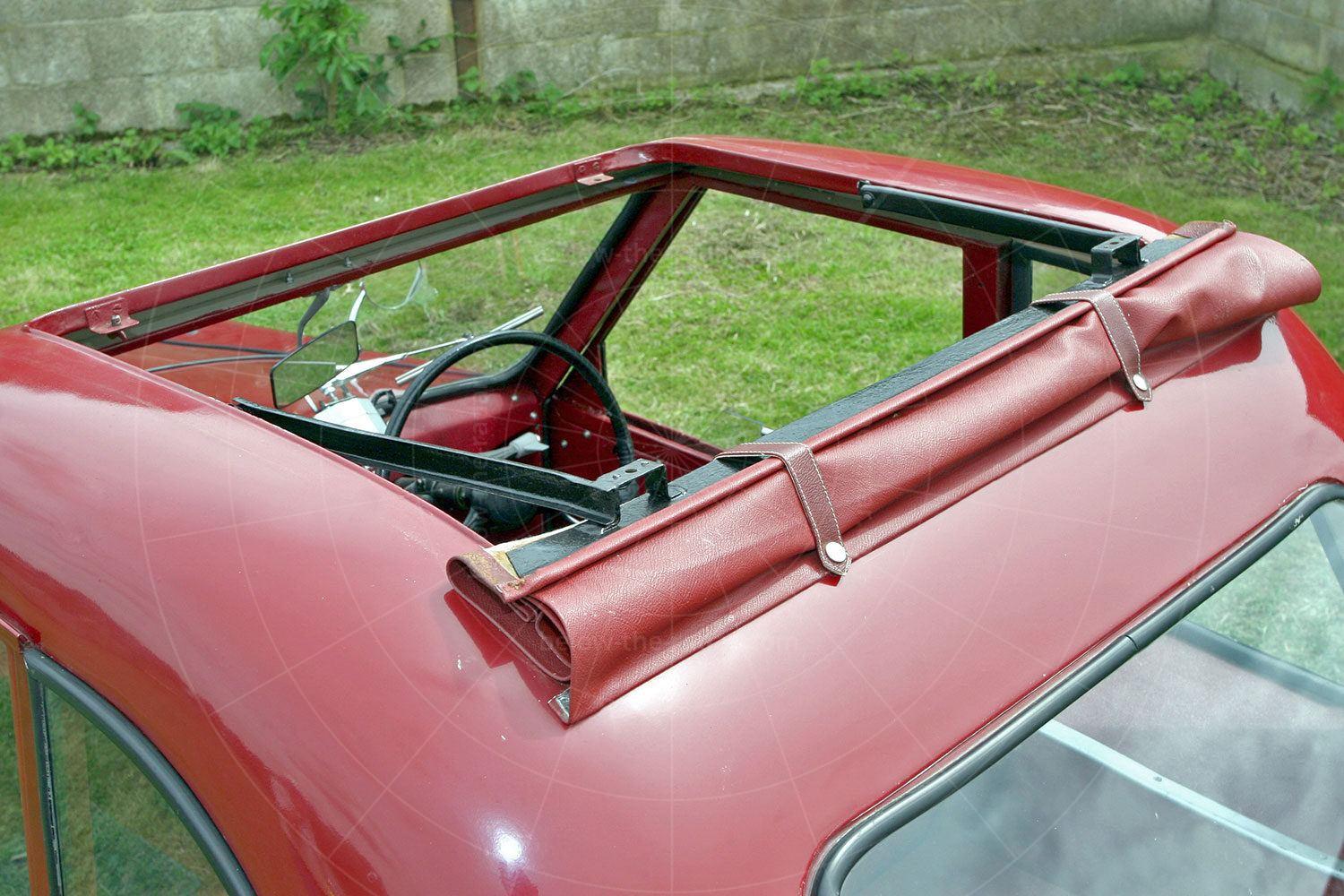 AC Petite cloth sunroof Pic: magiccarpics.co.uk | AC Petite cloth sunroof