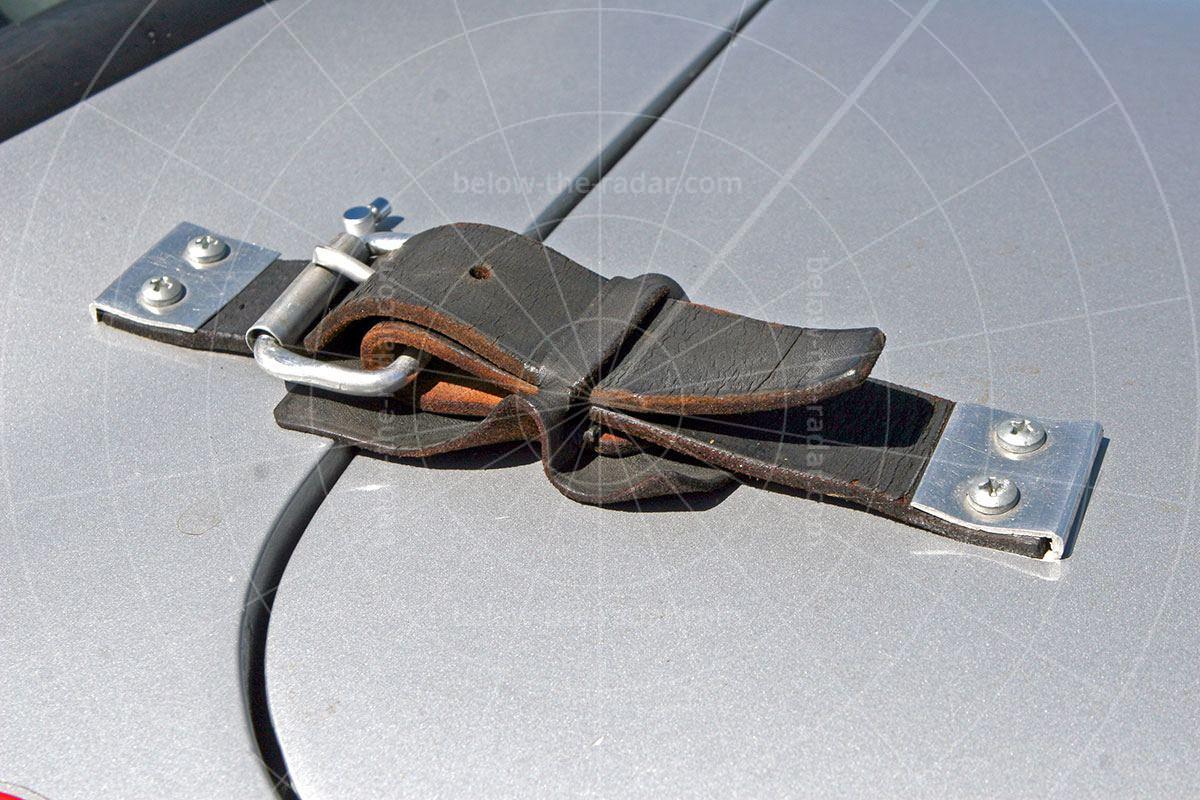 DB HBR5 bonnet strap Pic: magiccarpics.co.uk | DB HBR5 bonnet strap