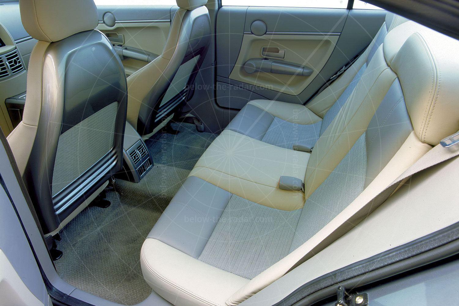 Dodge ESX3 Pic: Dodge | Dodge ESX3 back seats