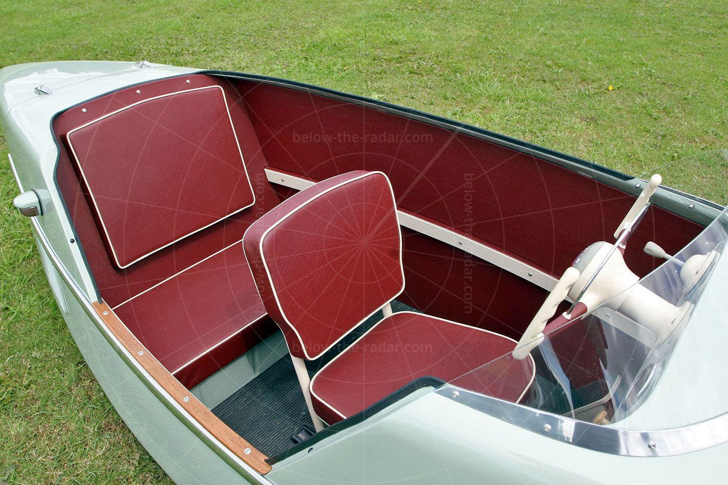 SNCAN Inter 175A Autoscooter Torpedo interior Pic: magiccarpics.co.uk | SNCAN Inter 175A Autoscooter Torpedo interior
