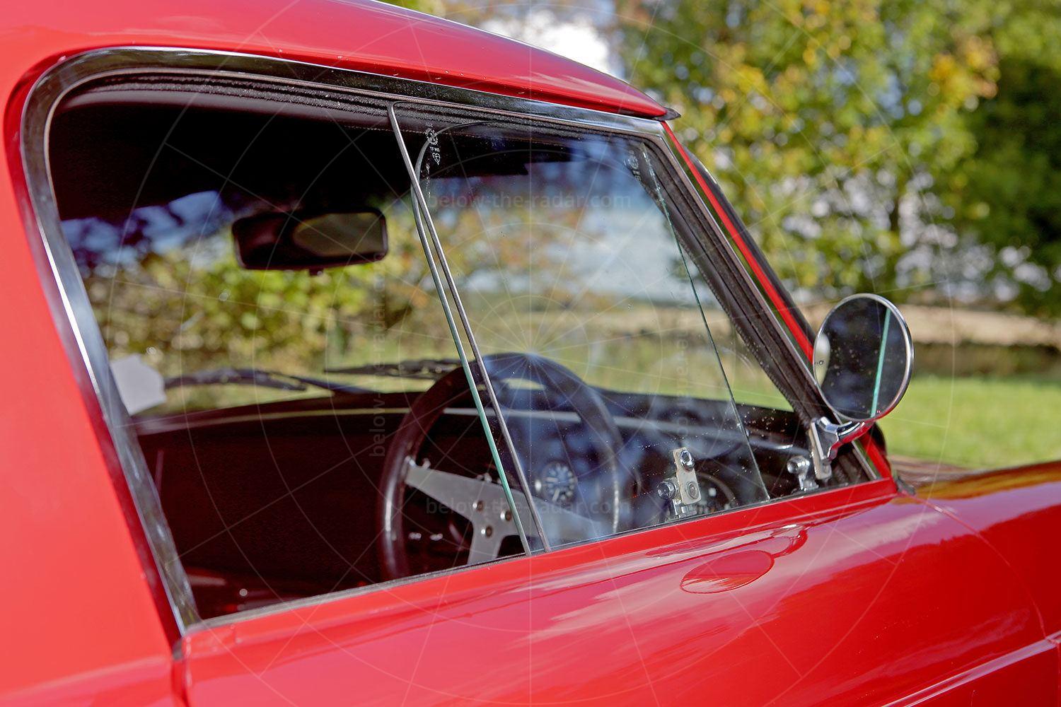 Unipower GT sliding window Pic: magiccarpics.co.uk | Unipower GT sliding window