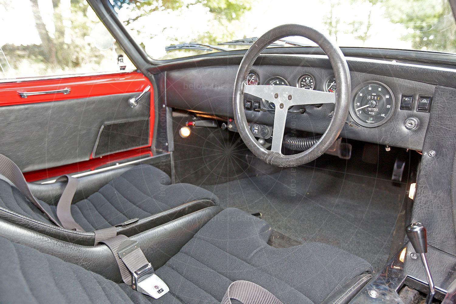 Unipower GT dashboard Pic: magiccarpics.co.uk | Unipower GT dashboard