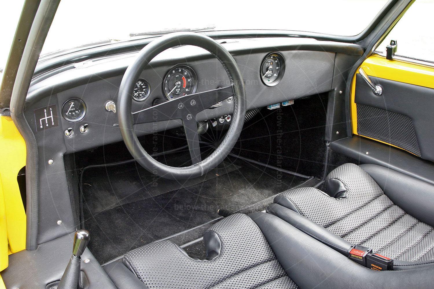 Unipower GT dashboard Pic: magiccarpics.co.uk | Unipower GT dashboard