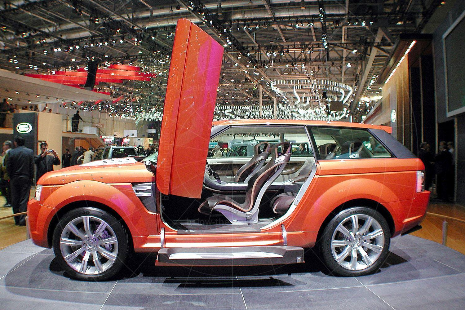 Land Rover Range Stormer at the 2004 Geneva motor show Pic: magiccarpics.co.uk | Land Rover Range Stormer at the 2004 Geneva motor show