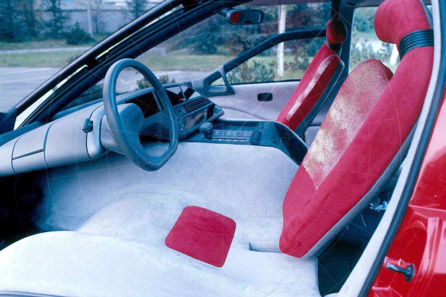 Bertone Genesis front seats Pic: magiccarpics.co.uk | Bertone Genesis front seats