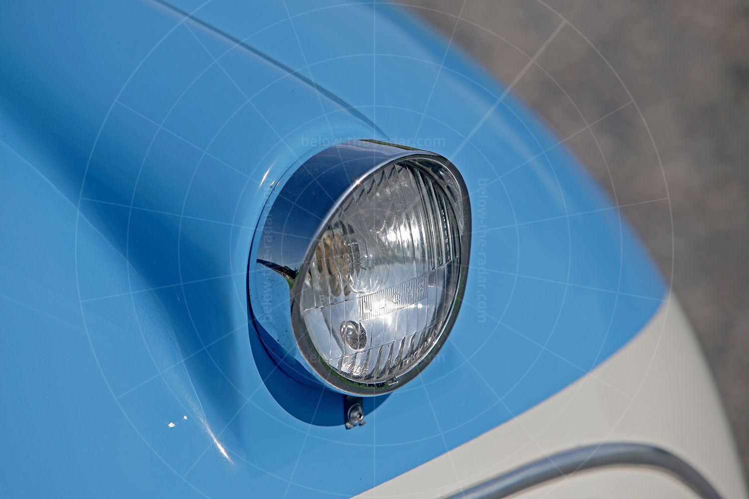 The engine needs to be running to power the single headlight Pic: magiccarpics.co.uk |