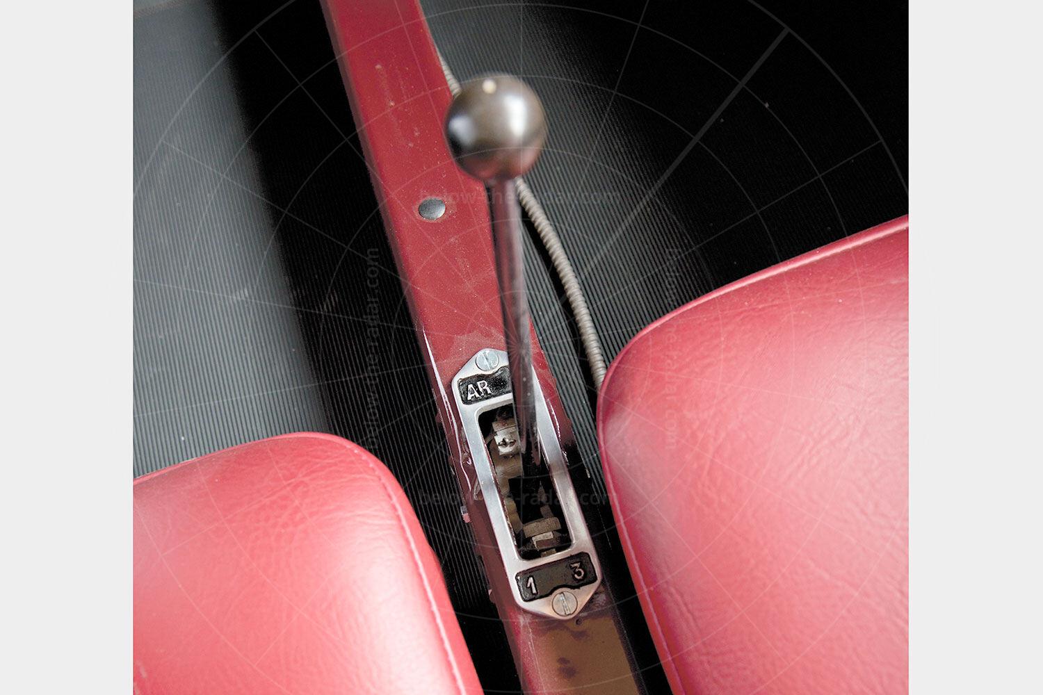 Julien MM5 gear shift Pic: RM Sotheby's | Julien MM5 gear shift