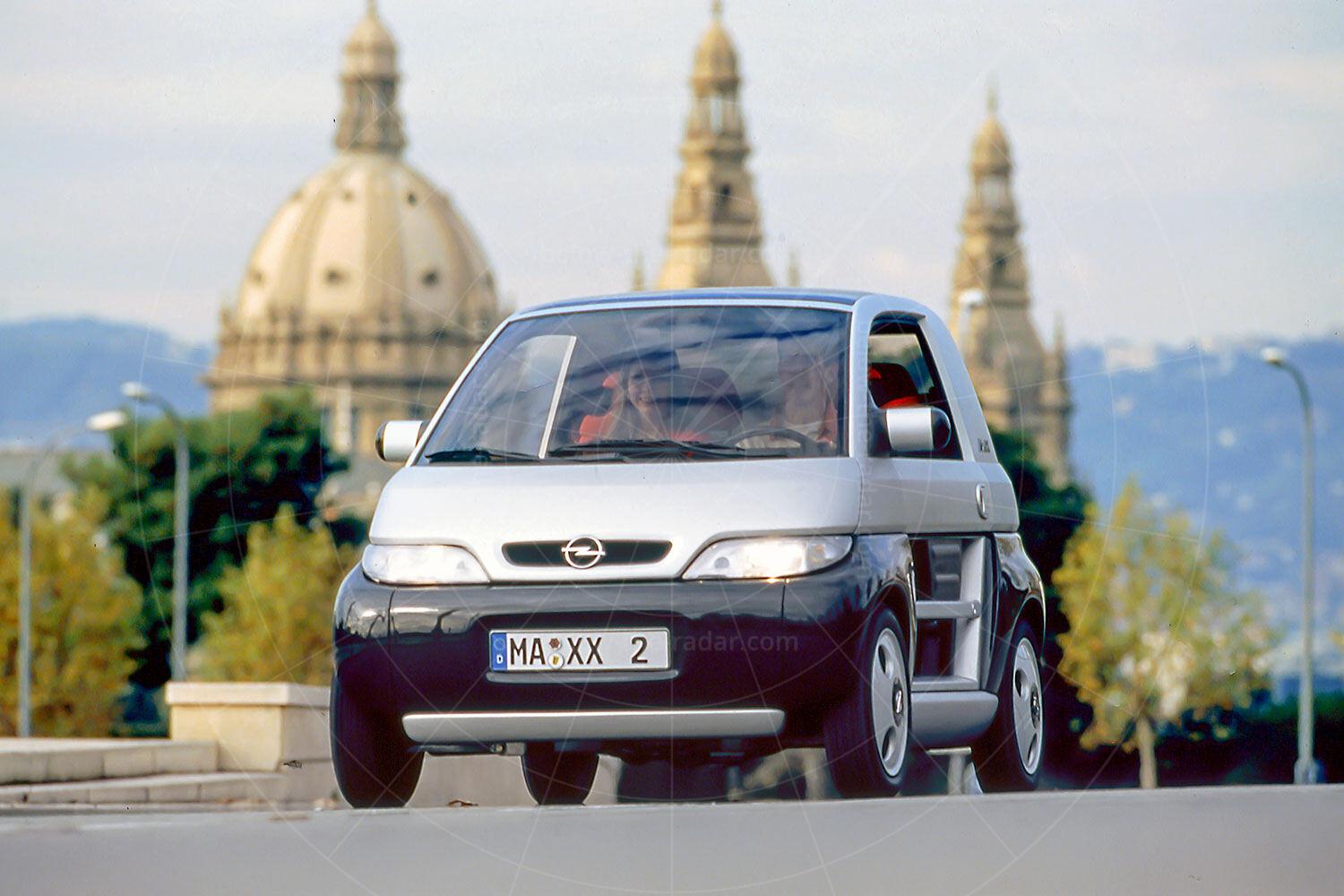 Opel Maxx two-door Pic: GM | Opel Maxx two-door