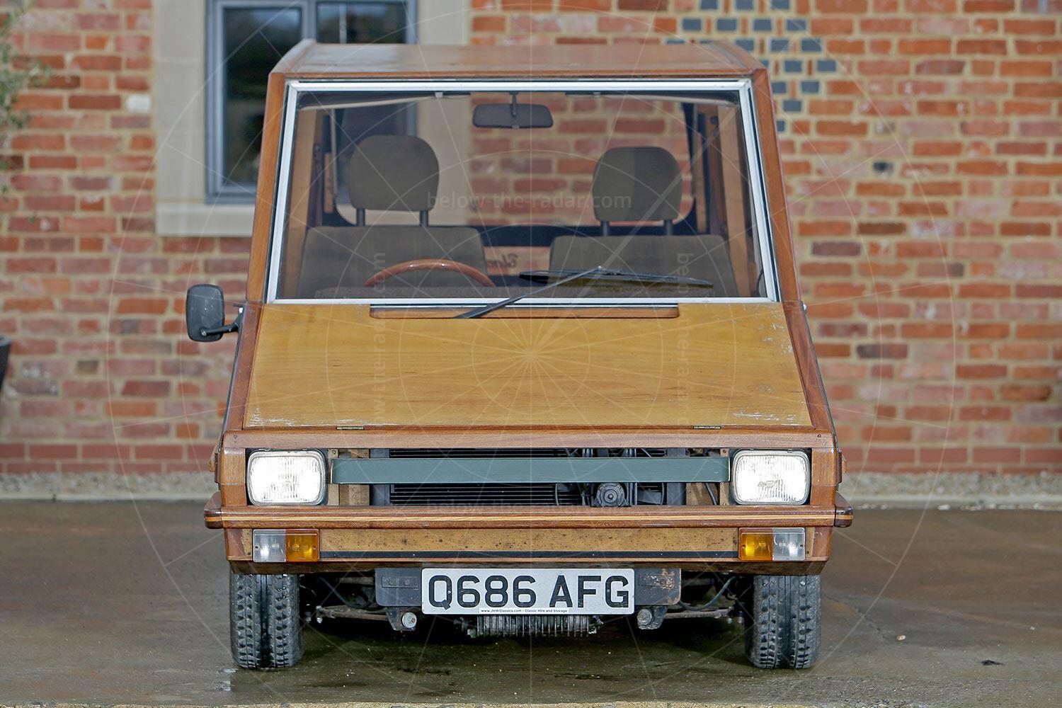 Towns Hustler Six Pic: magiccarpics.co.uk | Towns Hustler Six