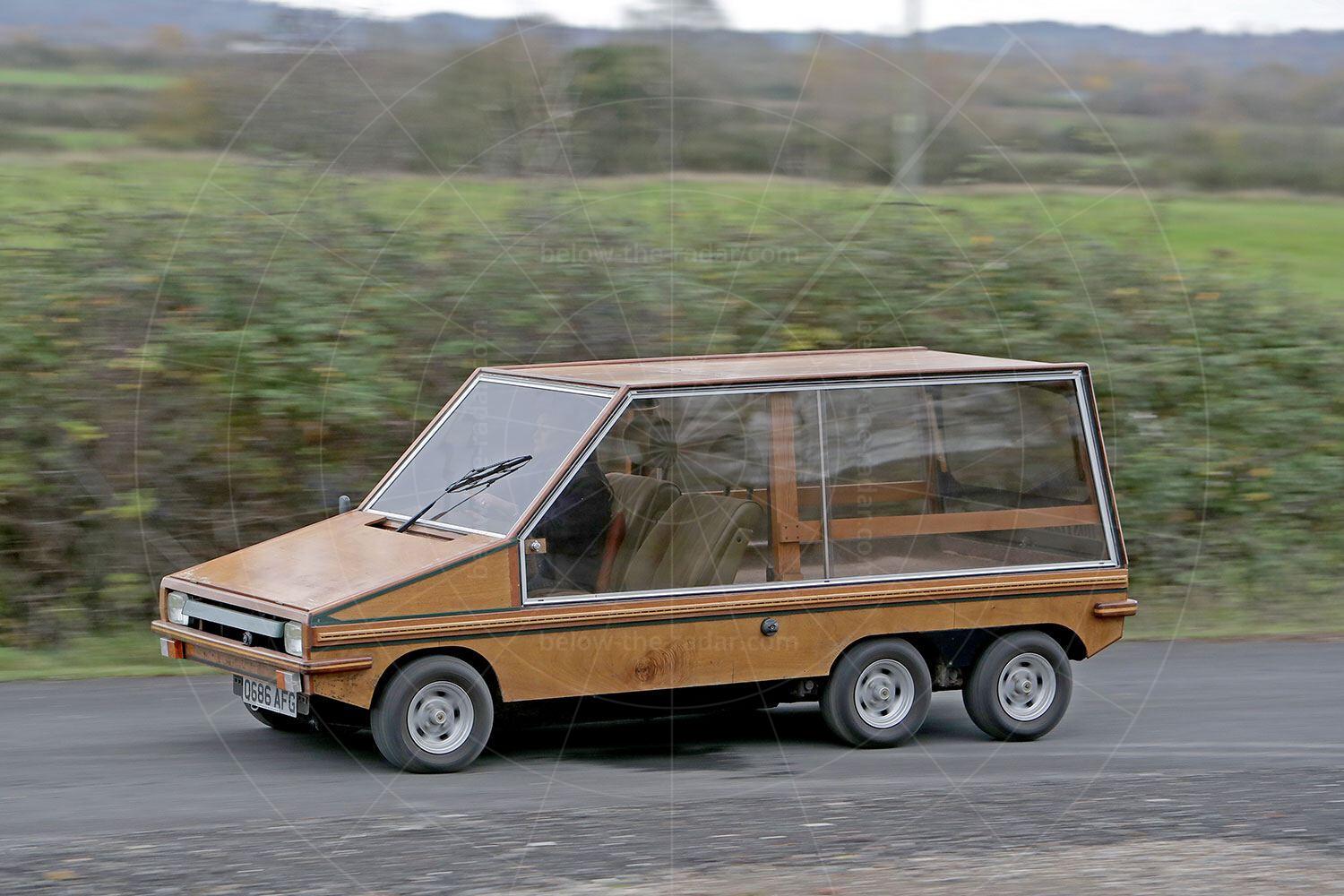 Towns Hustler Six Pic: magiccarpics.co.uk | Towns Hustler Six