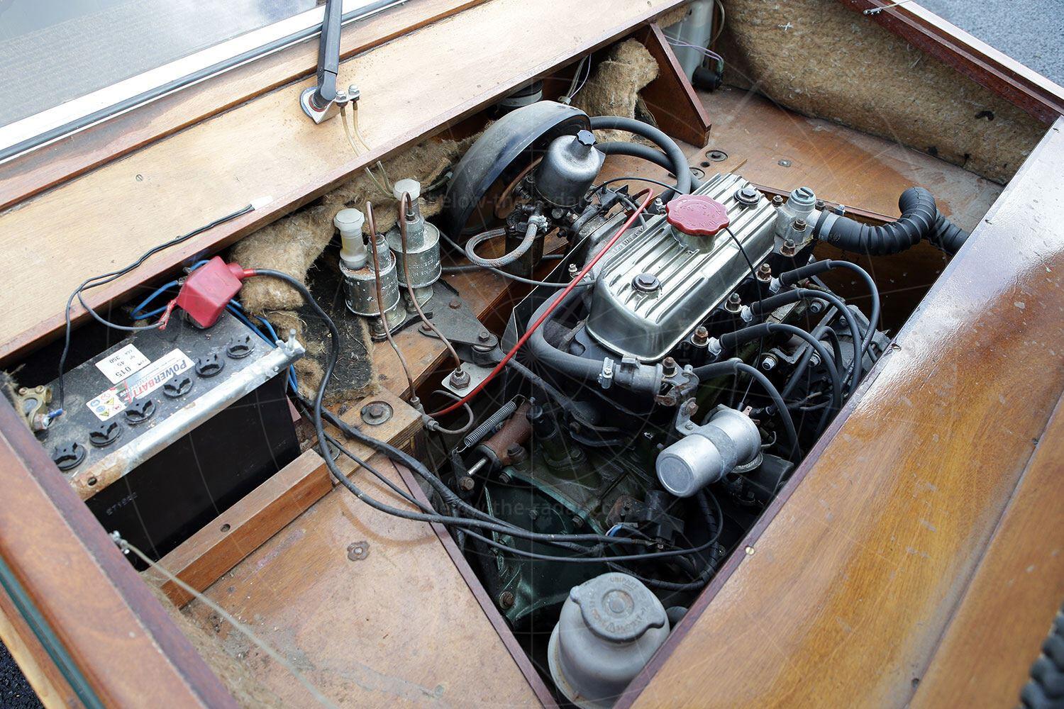 Towns Hustler Six engine bay Pic: magiccarpics.co.uk | Towns Hustler Six engine bay