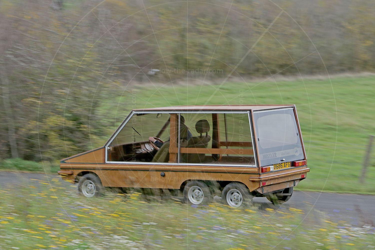 Towns Hustler Six Pic: magiccarpics.co.uk | Towns Hustler Six