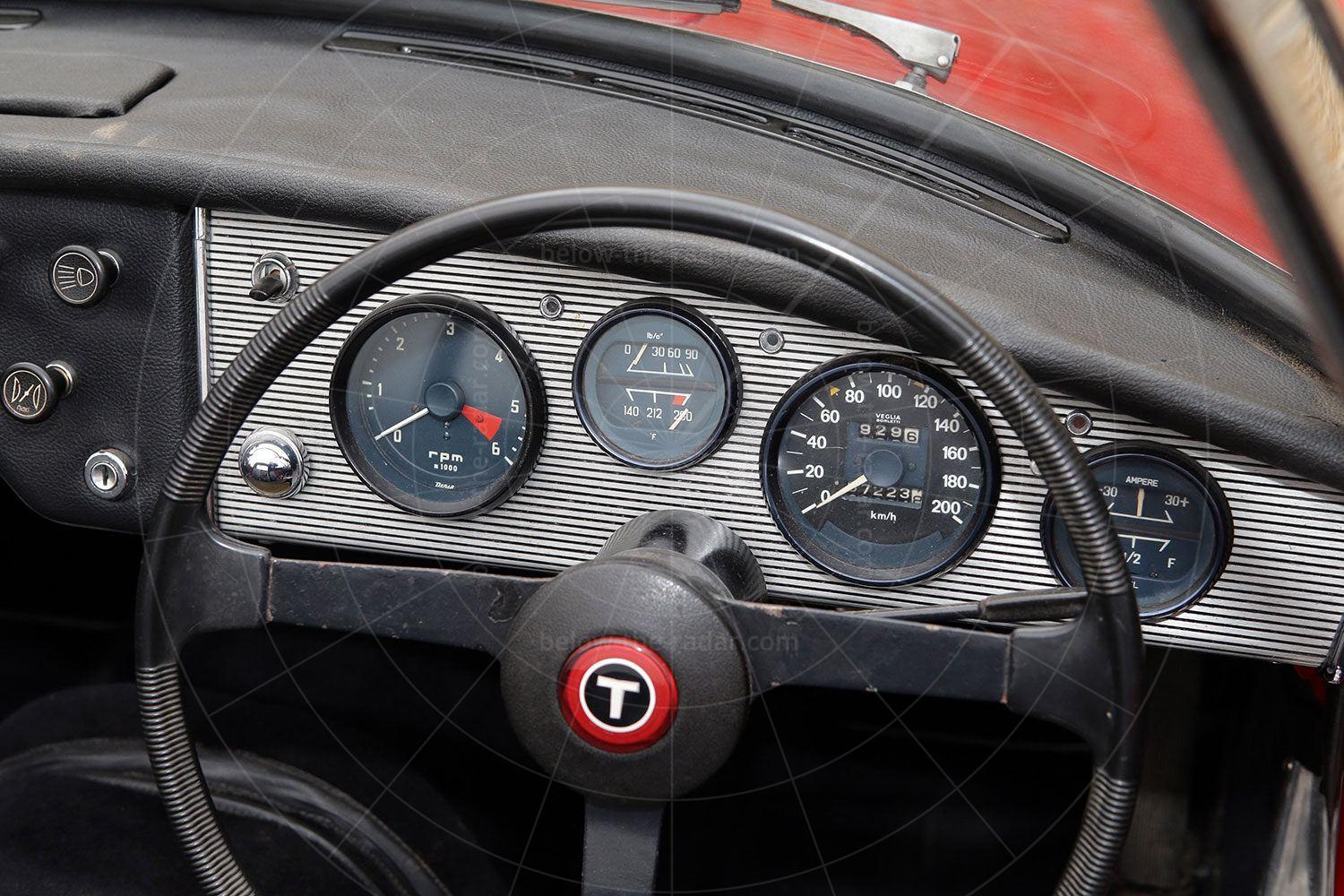 Toyota Sports 800 dashboard Pic: magiccarpics.co.uk | Toyota Sports 800 dashboard