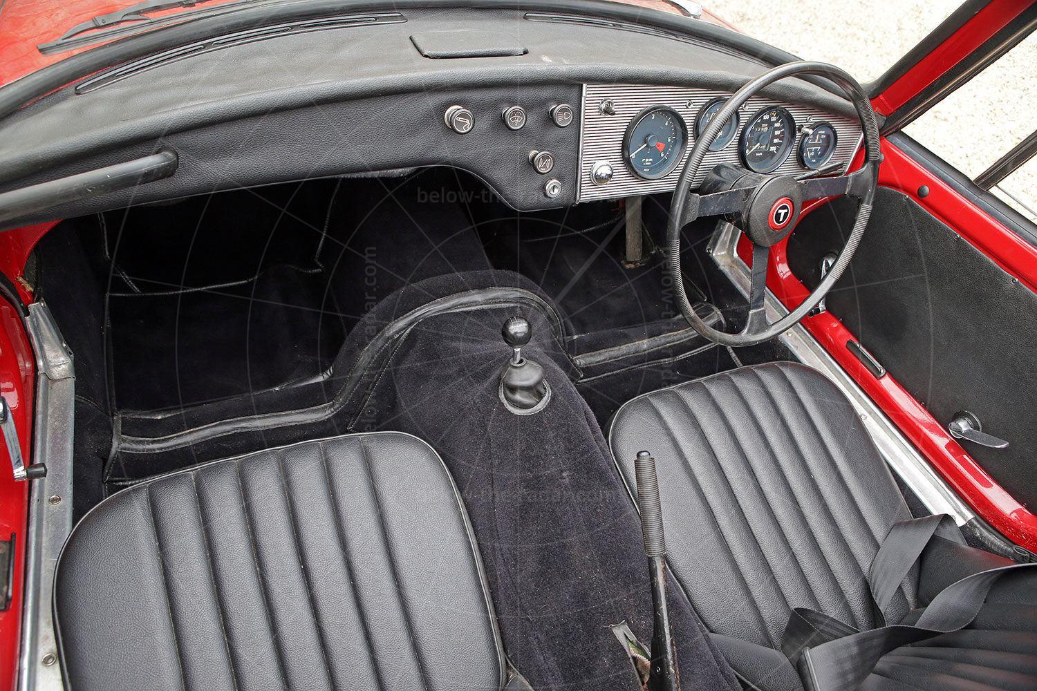 Toyota Sports 800 interior Pic: magiccarpics.co.uk | Toyota Sports 800 interior