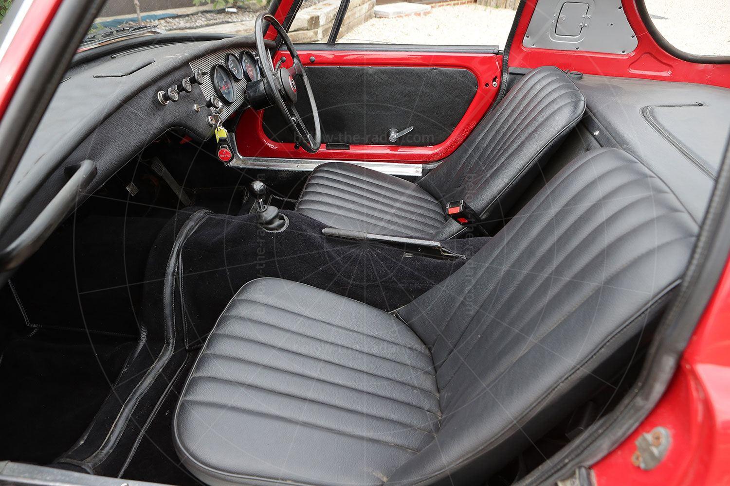 Toyota Sports 800 interior Pic: magiccarpics.co.uk | Toyota Sports 800 interior