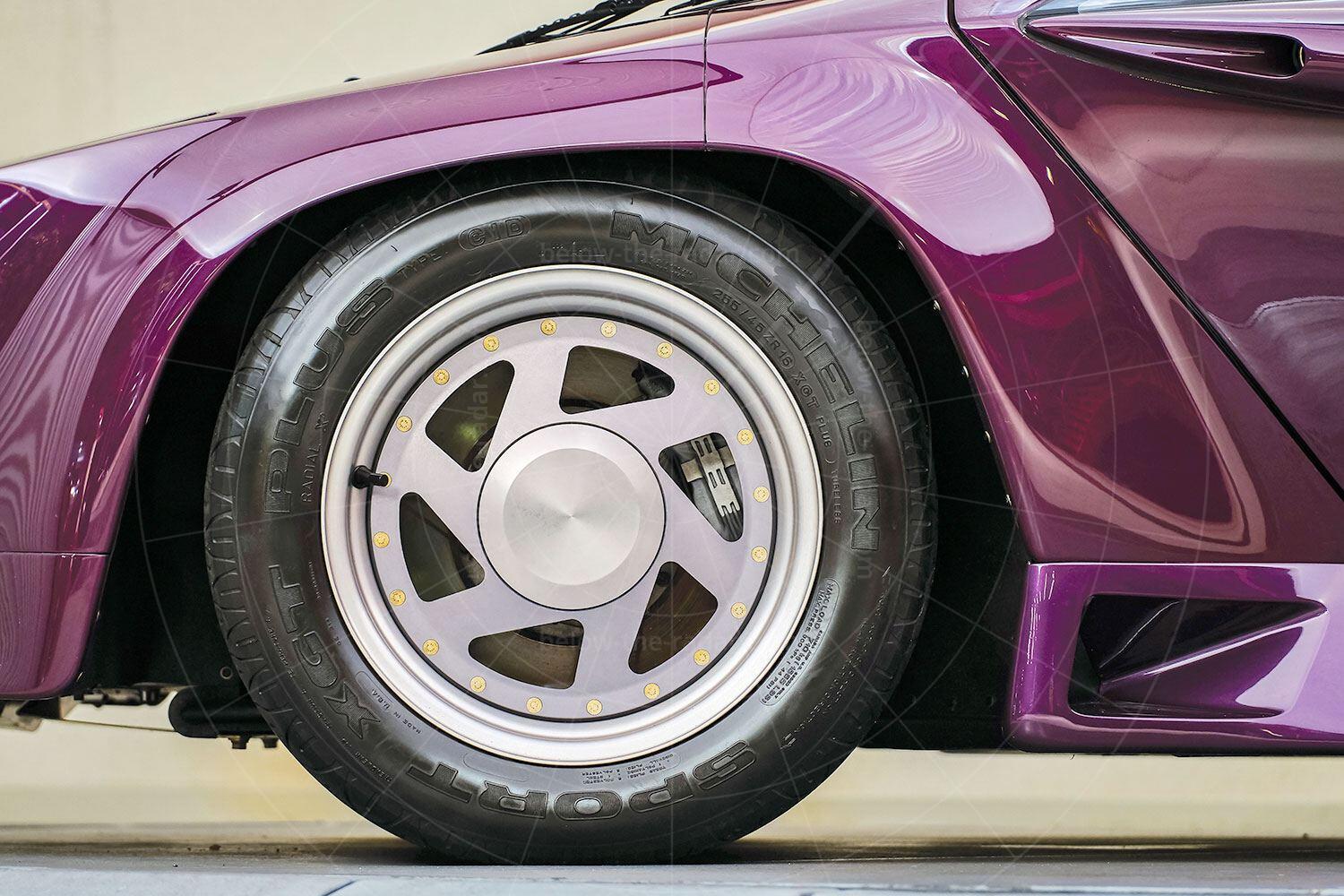 Vector W8 front wheel Pic: RM Sotheby's | Vector W8 front wheel