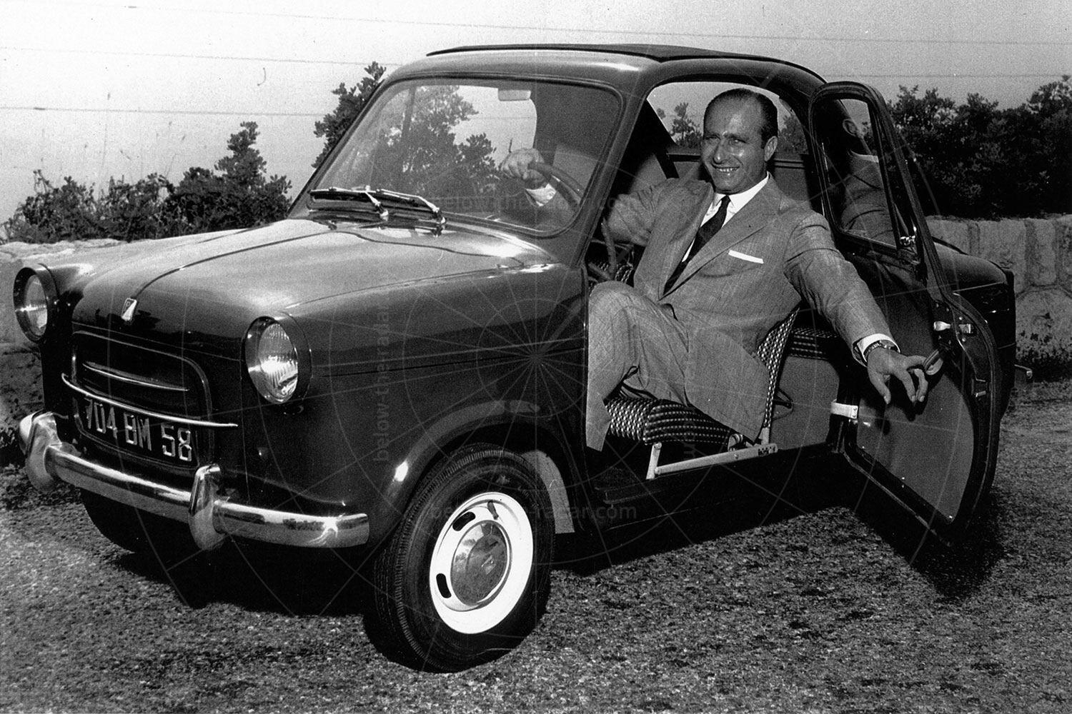 Vespa 400 publicity shot Pic: magiccarpics.co.uk | Vespa 400 publicity shot