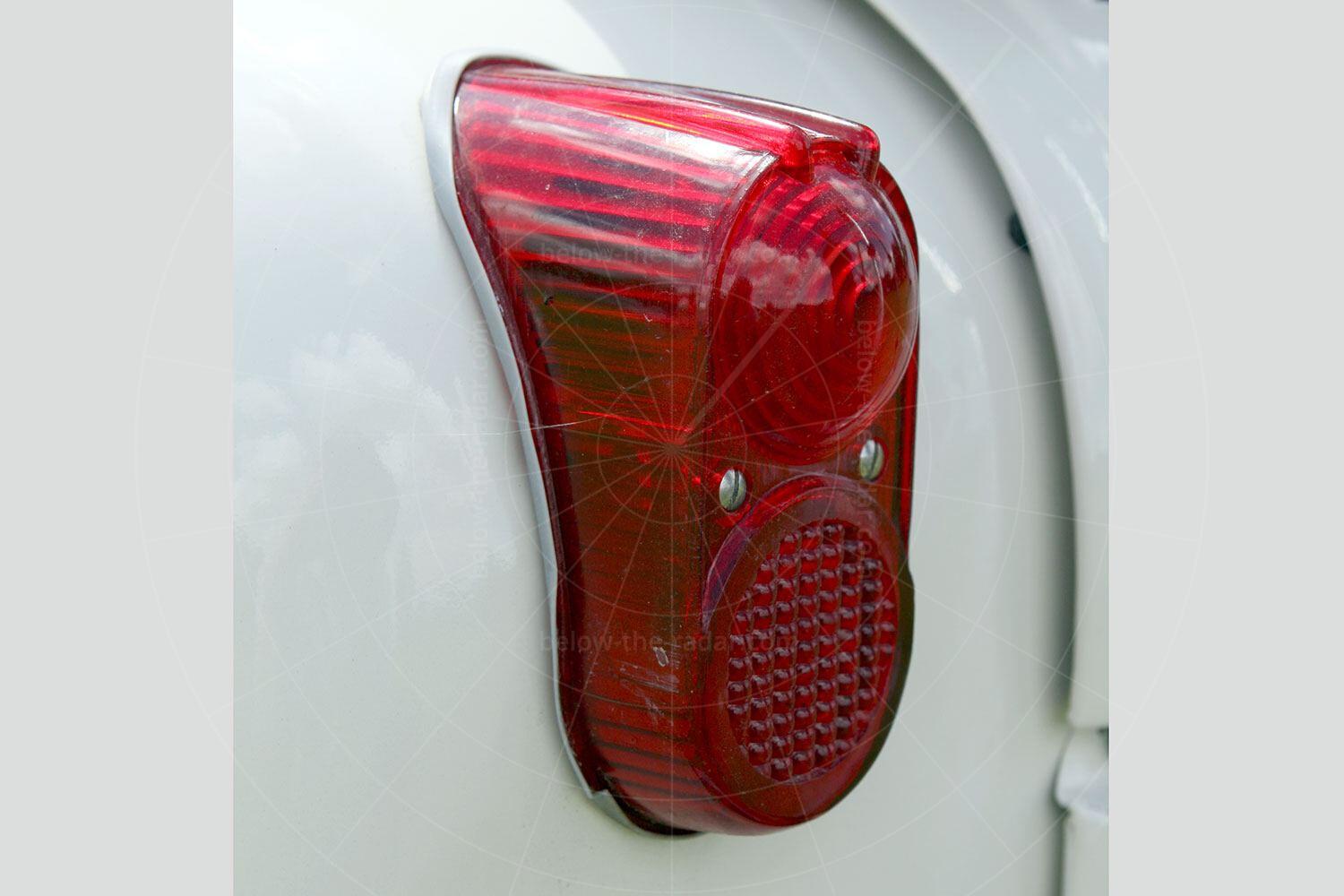 Vespa 400 rear light Pic: magiccarpics.co.uk | Vespa 400 rear light