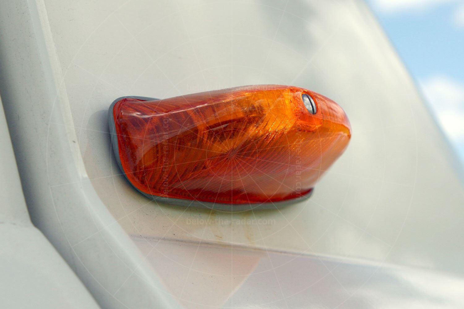 Vespa 400 indicator Pic: magiccarpics.co.uk | Vespa 400 indicator