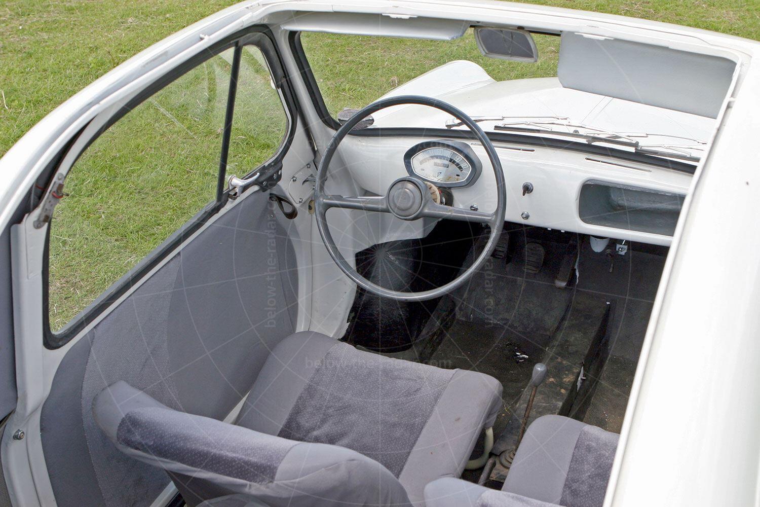 The story of the Vespa 400 microcar on Below The Radar