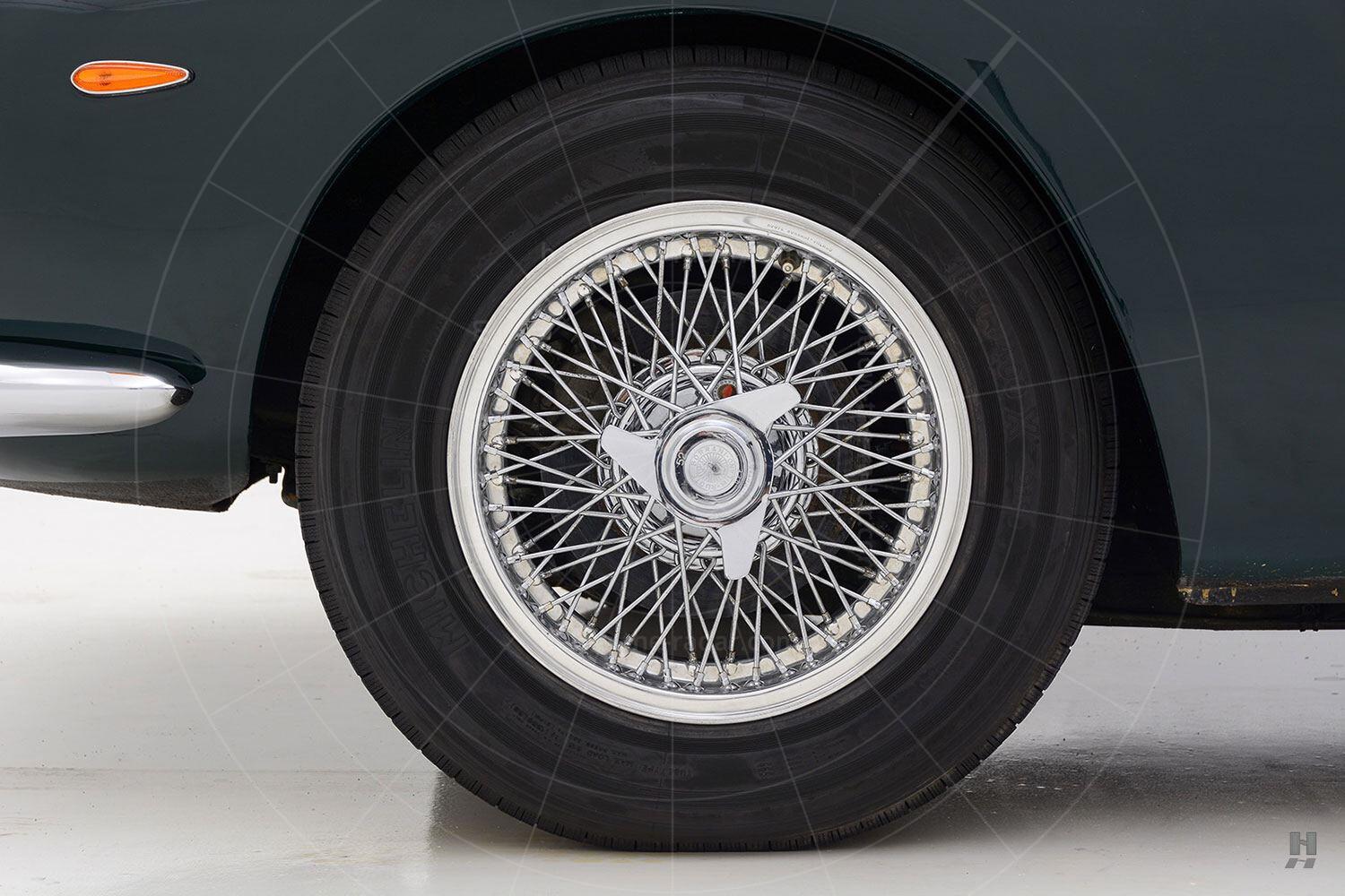 Apollo 5000GT front wheel Pic: Hyman Ltd | Apollo 5000GT front wheel