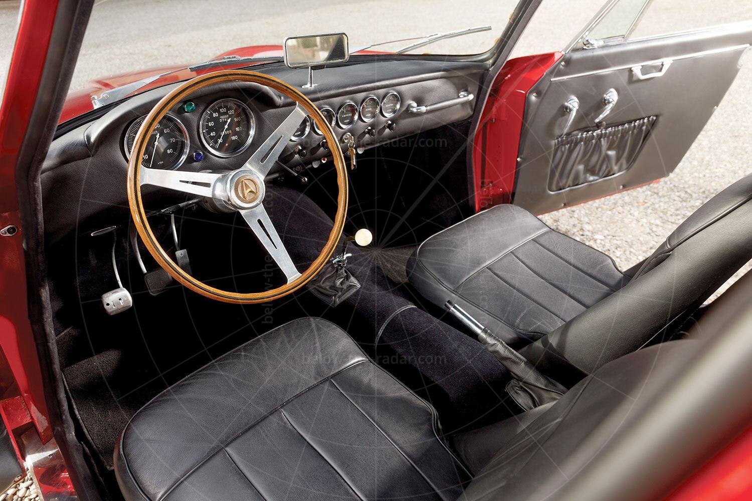Apollo 5000GT interior Pic: RM Sotheby's | Apollo 5000GT interior