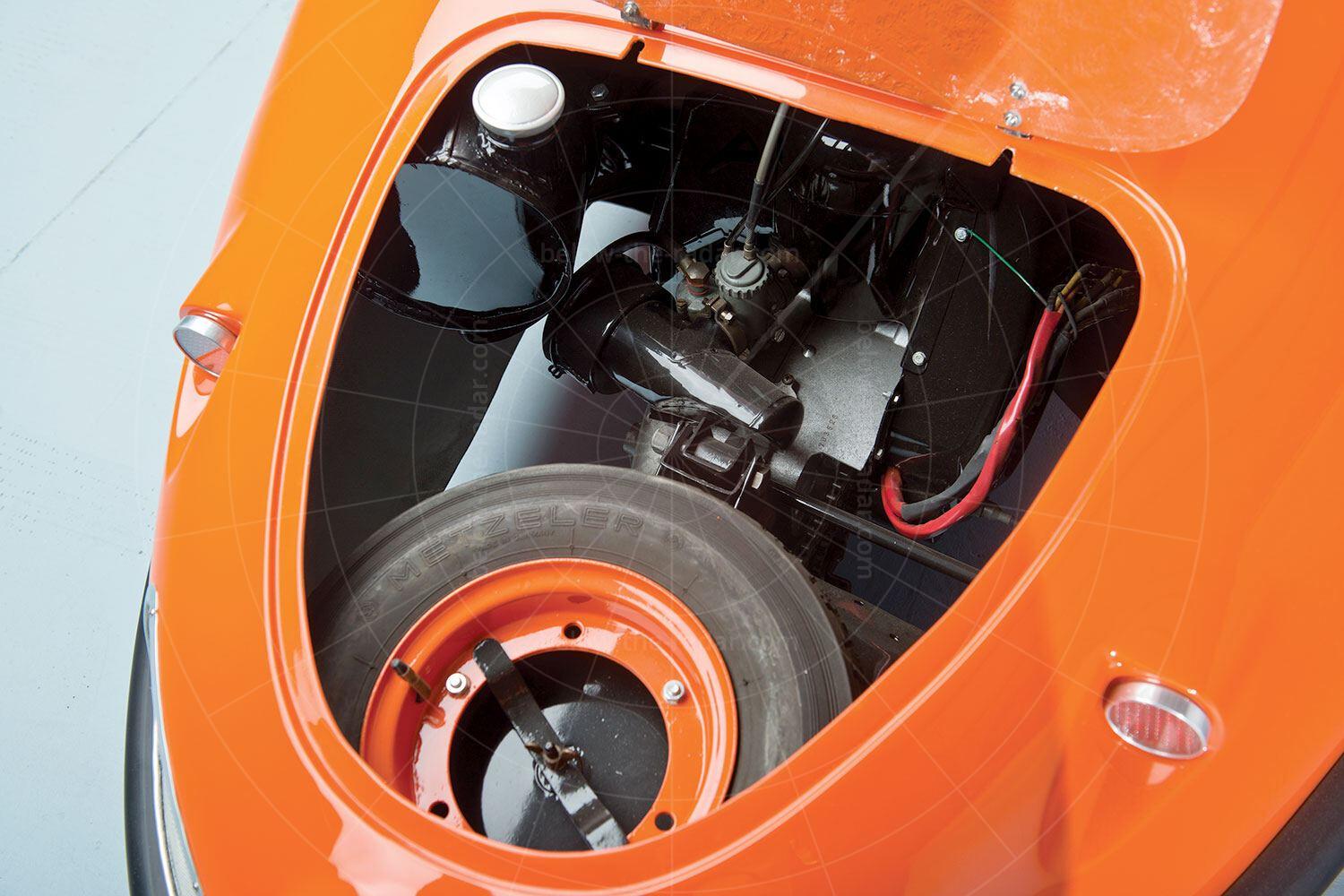 Avolette Record Deluxe engine bay Pic: RM Sotheby's | Avolette Record Deluxe engine bay