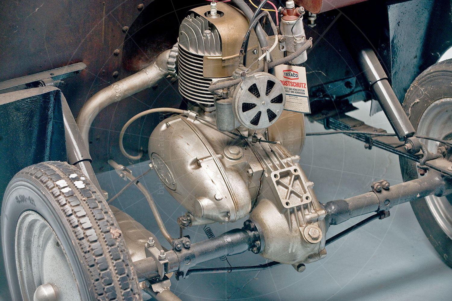 Daus microcar prototype engine Pic: RM Sotheby's | Daus microcar prototype engine