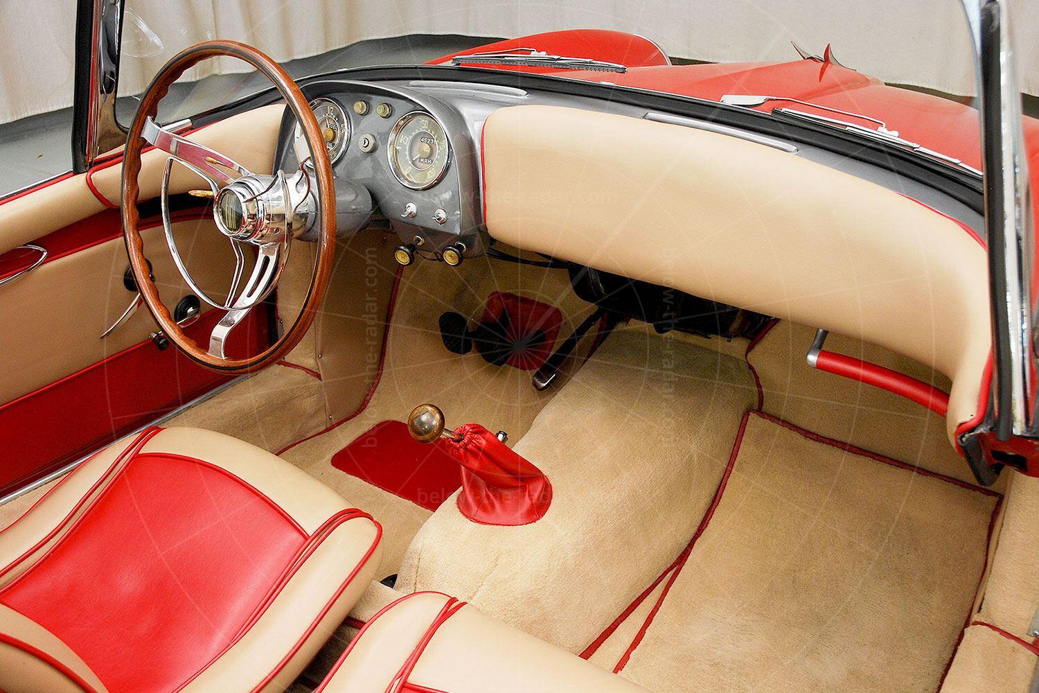 Fiat 1100 TV Trasformabil dashboard Pic: Hyman Ltd | Fiat 1100 TV Trasformabil dashboard