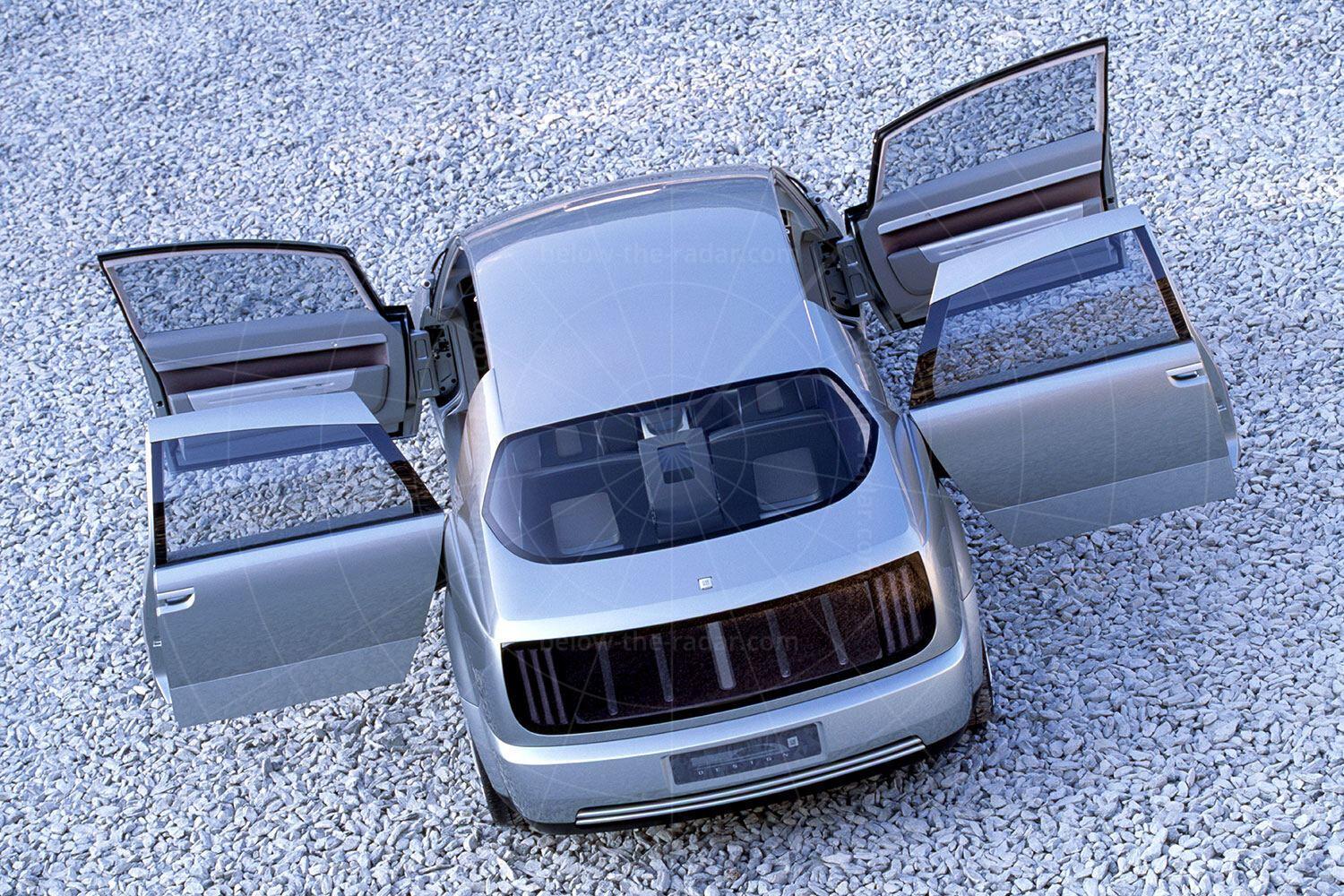 GM Hy-Wire Pic: General Motors | GM Hy-Wire