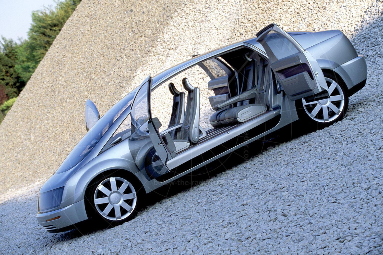 GM Hy-Wire Pic: General Motors | GM Hy-Wire