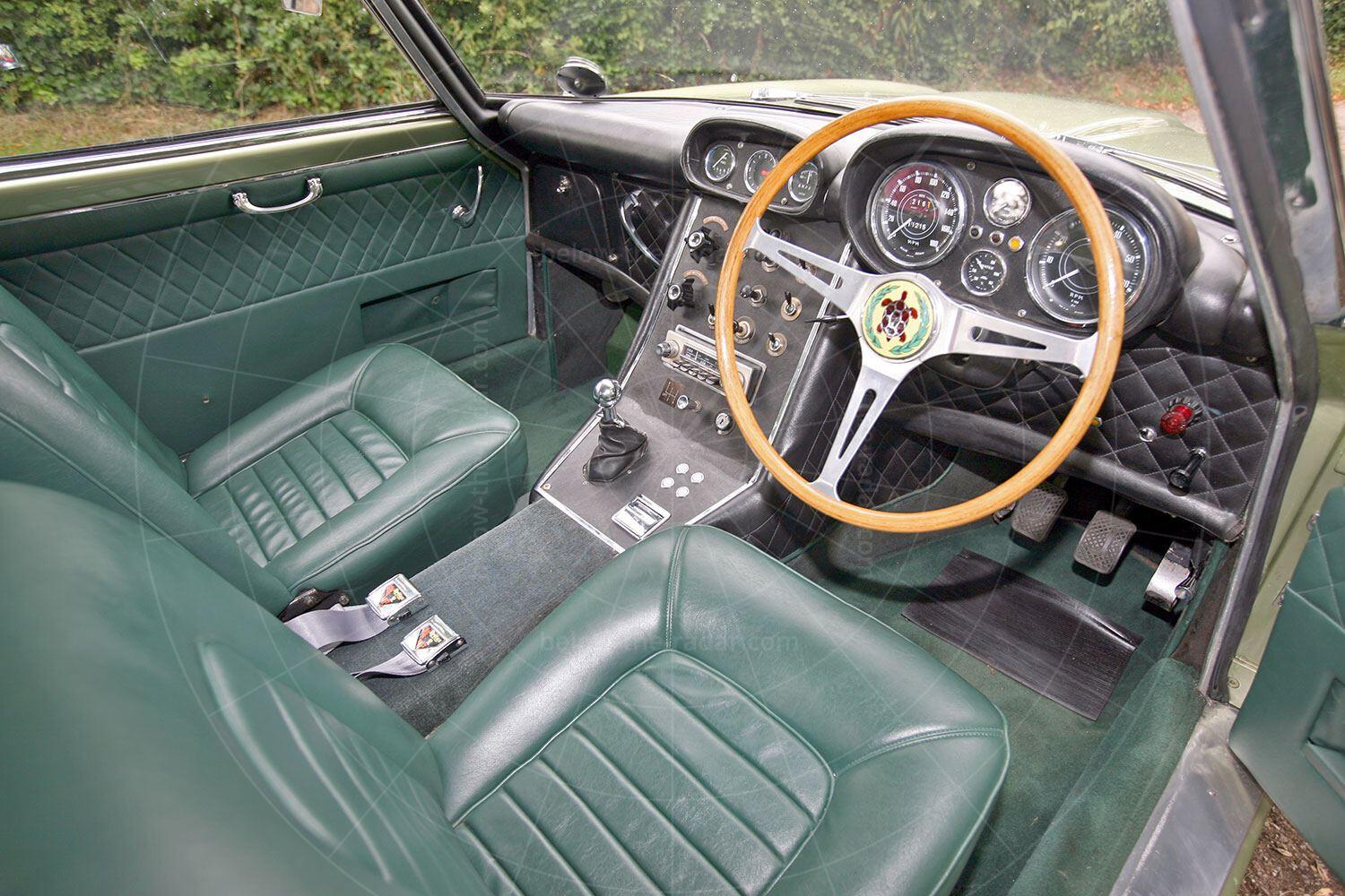 Gordon-Keeble GT interior Pic: magiccarpics.co.uk | Gordon-Keeble GT interior