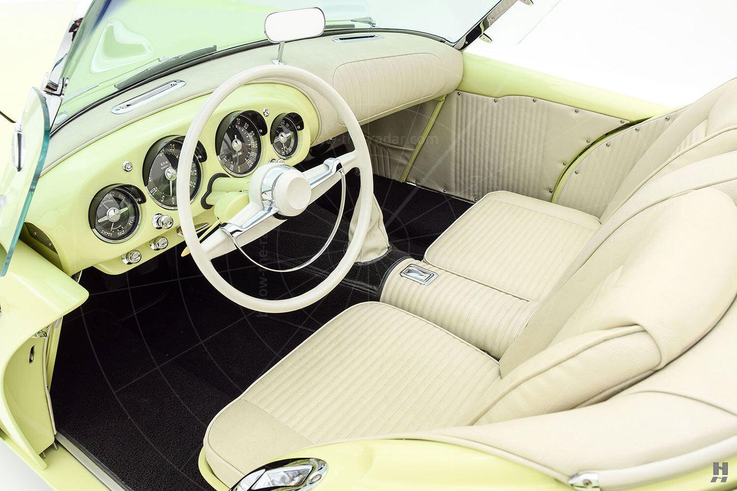 Kaiser Darrin 161 interior Pic: Hyman Ltd | Kaiser Darrin 161 interior