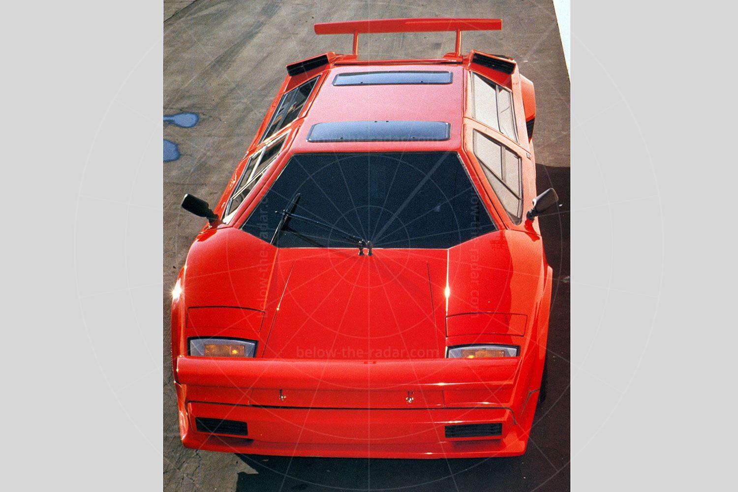 Lamborghini Countach by Ultra Limousines Pic: magiccarpics.co.uk | Lamborghini Countach by Ultra Limousines