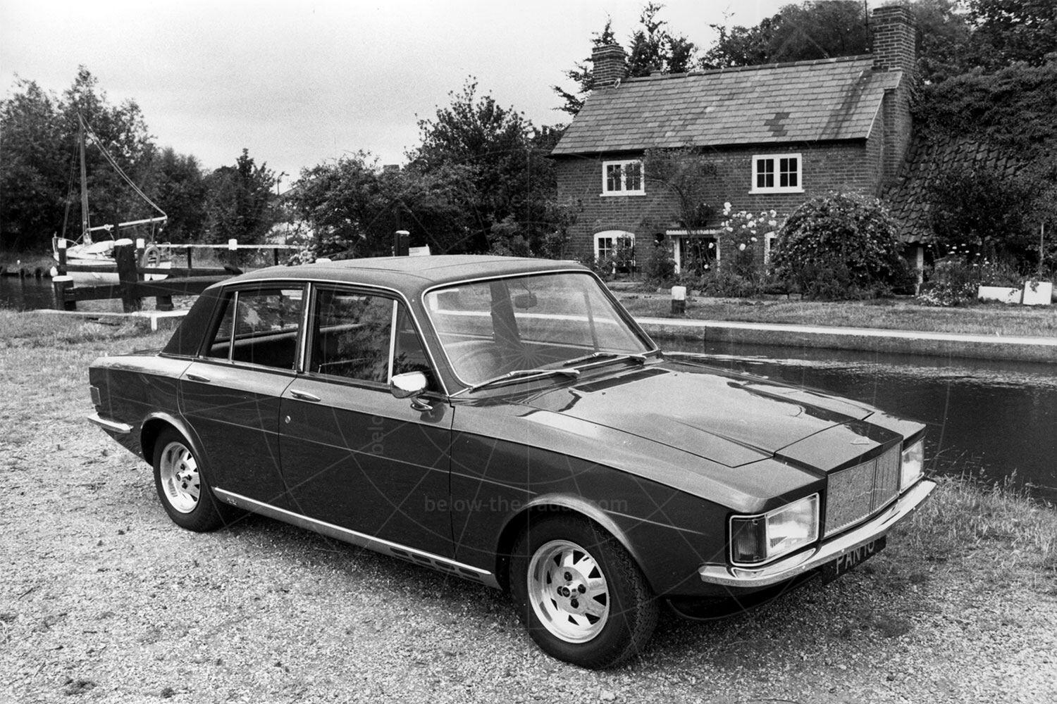 Panther Rio publicity shot Pic: magiccarpics.co.uk | Panther Rio publicity shot