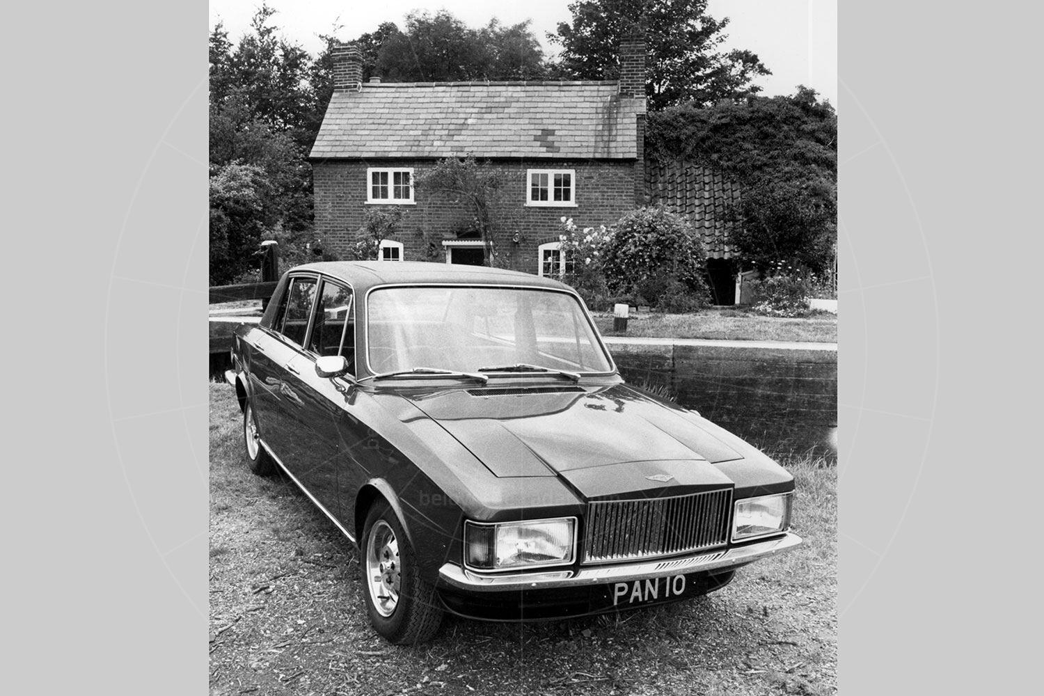 Panther Rio publicity shot Pic: magiccarpics.co.uk | Panther Rio publicity shot