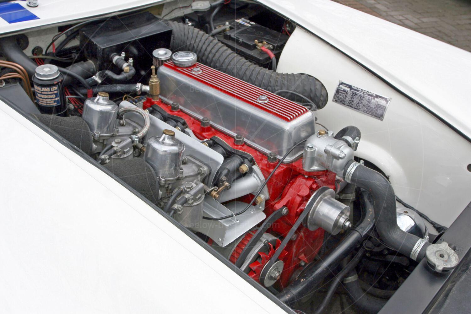 Peerless GT engine bay Pic: magiccarpics.co.uk | Peerless GT engine bay
