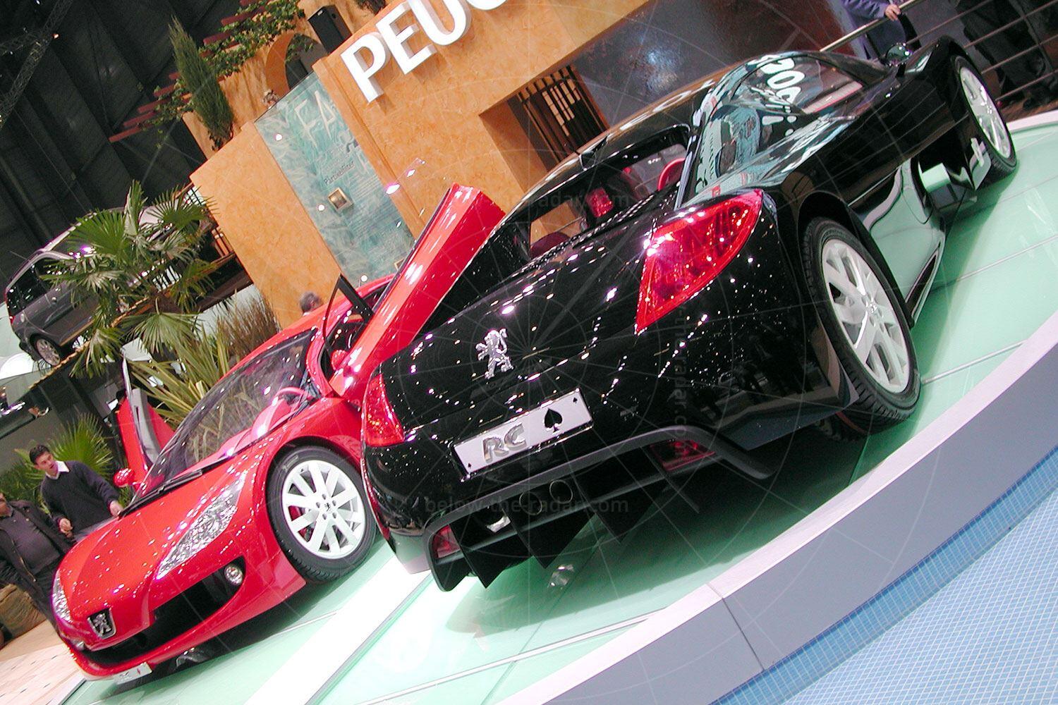 Peugeot RC concepts at the 2002 Geneva Salon Pic: magiccarpics.co.uk | Peugeot RC concepts at the 2002 Geneva Salon
