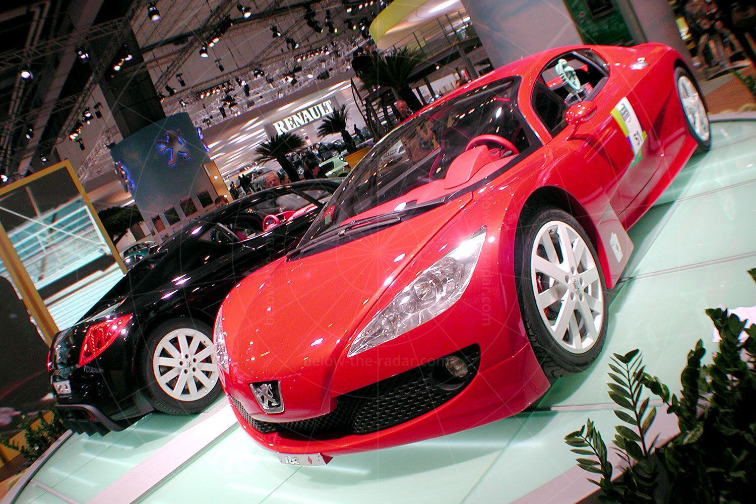 Peugeot RC concepts at the 2002 Paris Salon Pic: magiccarpics.co.uk | Peugeot RC concepts at the 2002 Paris Salon