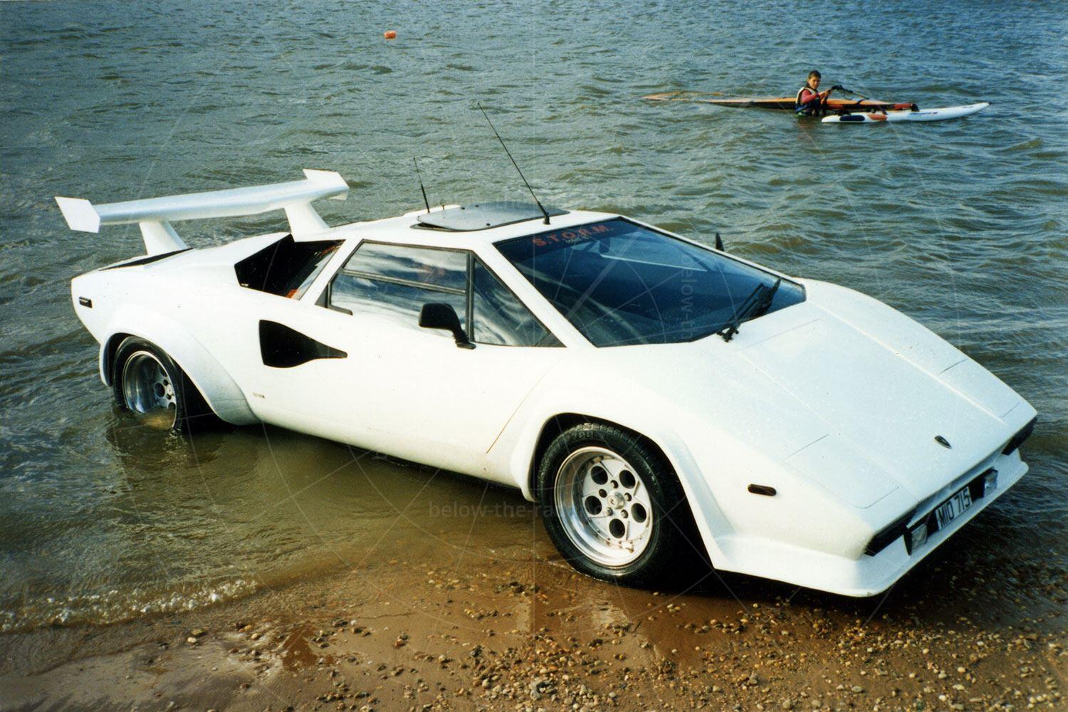Mike Ryan's amphibious Lamborghini Countach Pic: magiccarpics.co.uk | Mike Ryan's amphibious Lamborghini Countach