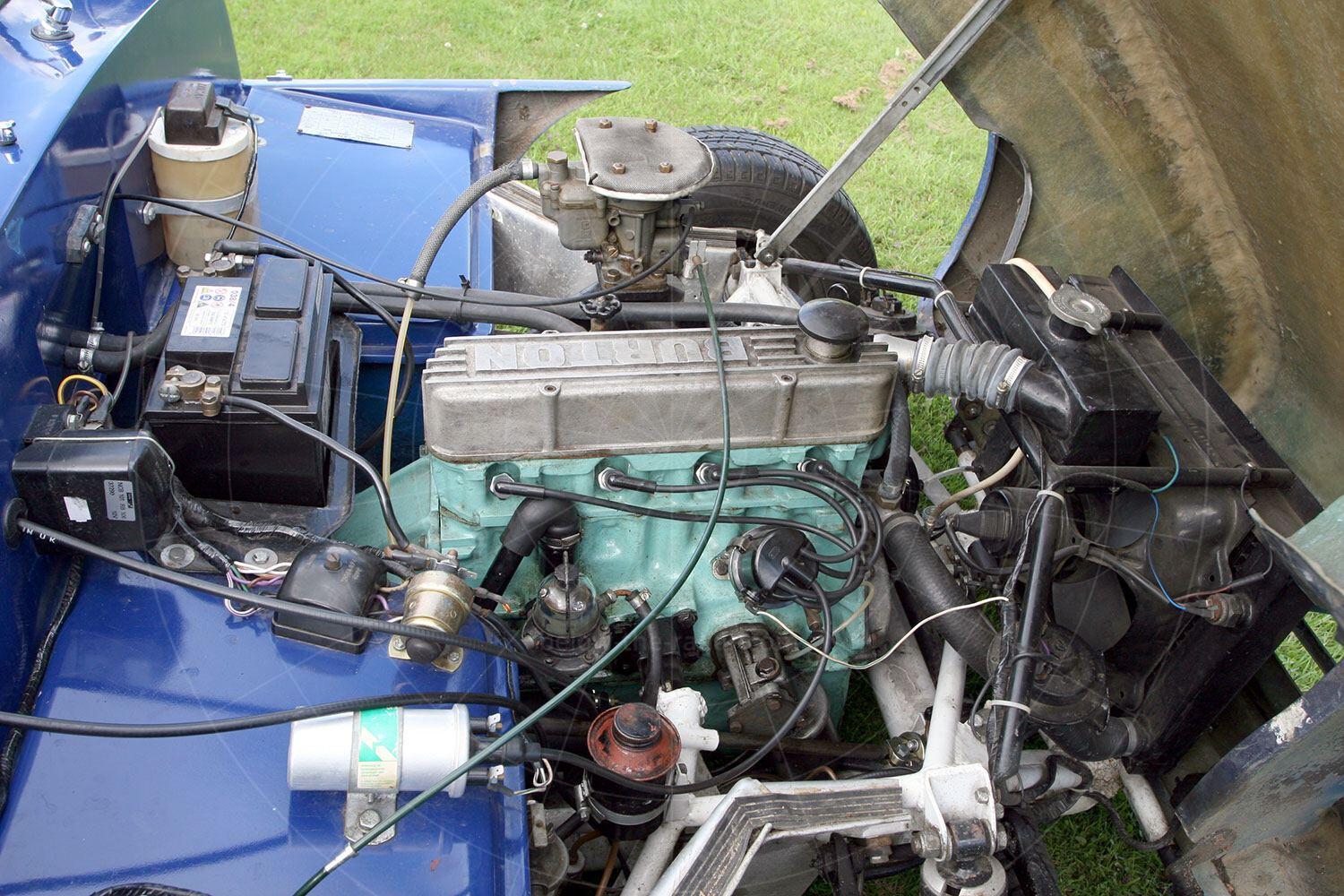 Tornado Talisman engine bay Pic: magiccarpics.co.uk | Tornado Talisman engine bay