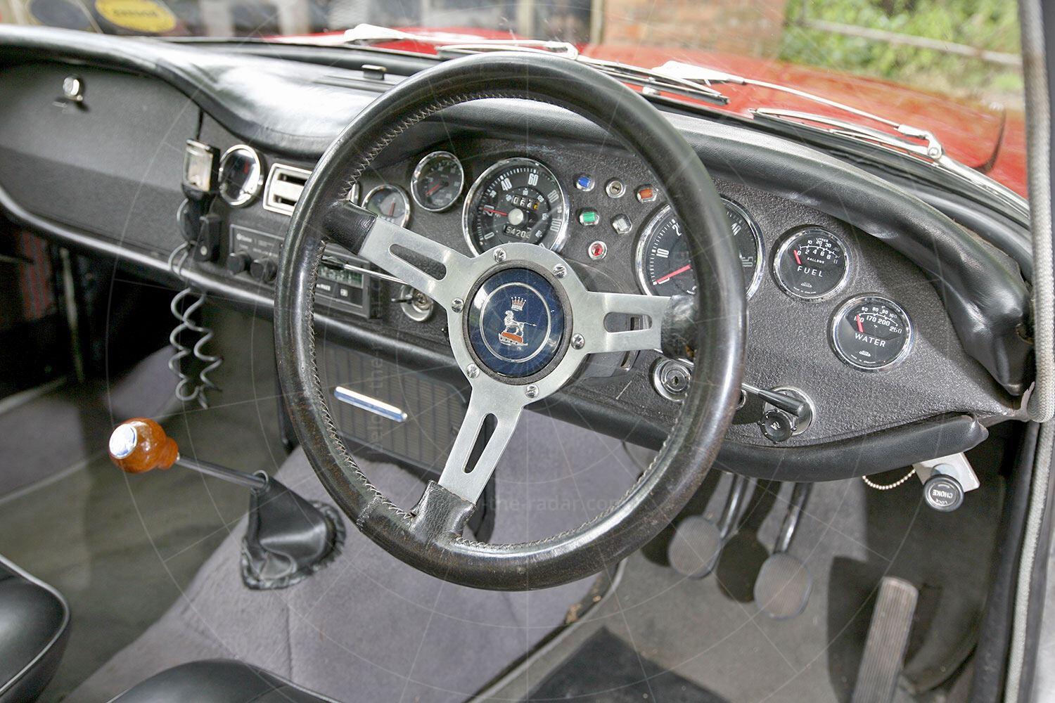 Sunbeam Venezia dashboard Pic: magiccarpics.co.uk | Sunbeam Venezia dashboard