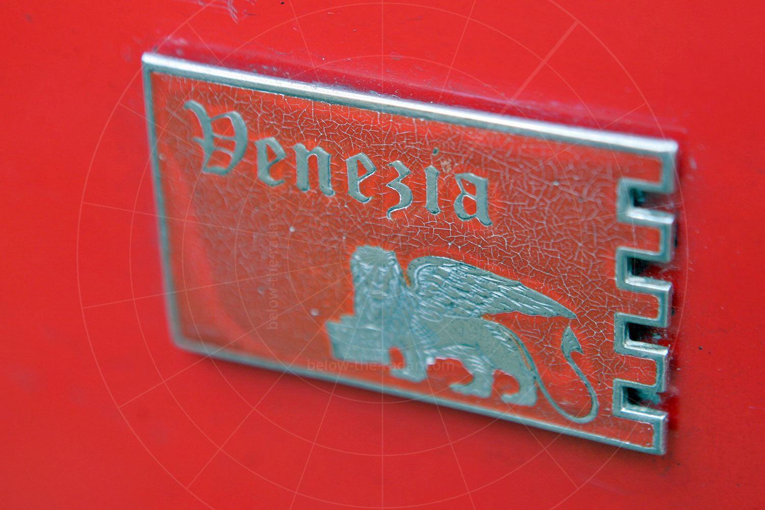 Sunbeam Venezia badge Pic: magiccarpics.co.uk | Sunbeam Venezia badge