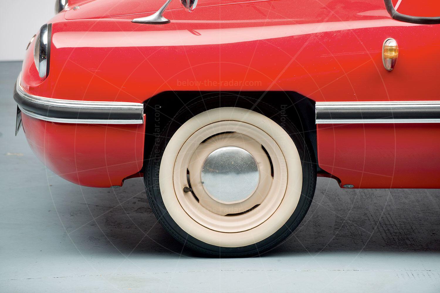 Victoria 250 front wheel Pic: RM Sotheby's | Victoria 250 front wheel