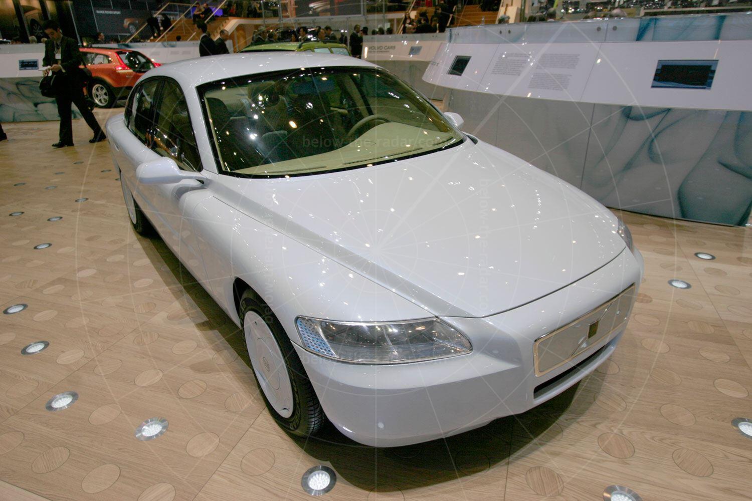 Volvo ECC concept at the 2005 Geneva Salon Pic: magiccarpics.co.uk | Volvo ECC concept at the 2005 Geneva Salon