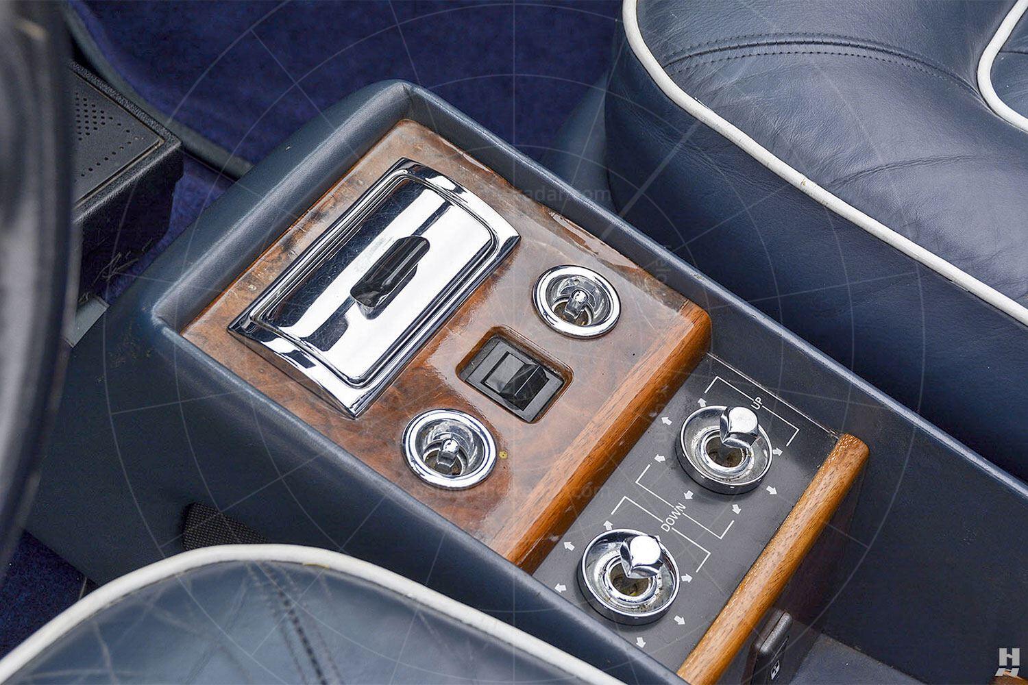 Silver Spur landaulette centre console Pic: Hyman Ltd | Silver Spur landaulette centre console