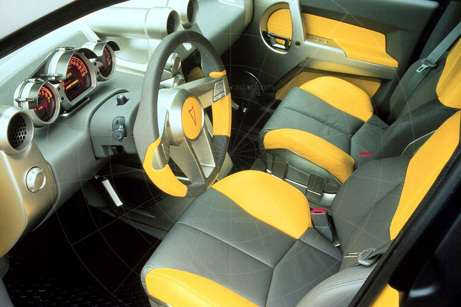 Pontiac Aztek concept - interior Pic: General Motors | Pontiac Aztek concept - interior