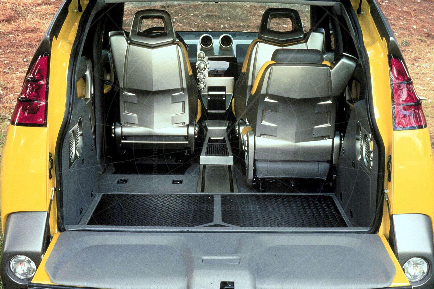 Pontiac Aztek concept - interior Pic: General Motors | Pontiac Aztek concept - interior