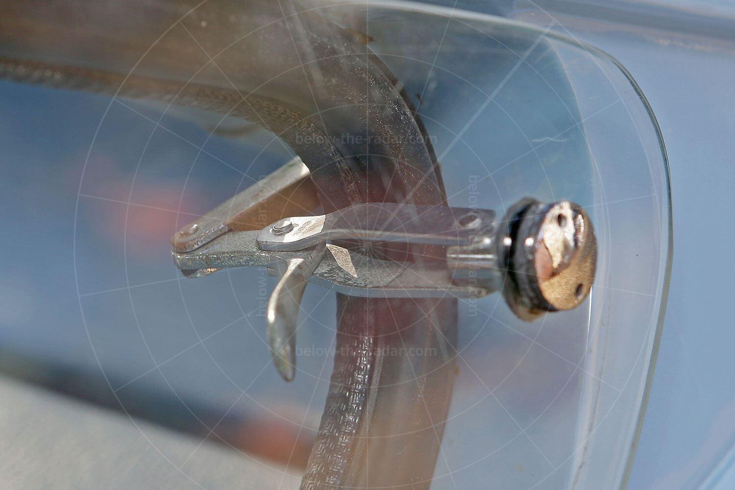 The catch for the nearside window Pic: magiccarpics.co.uk |