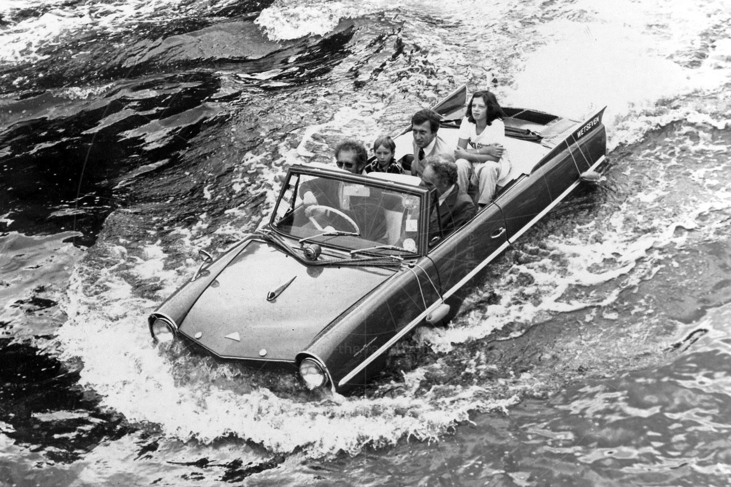 Amphicar 770 Pic: Magic Car Pics | Amphicar 770